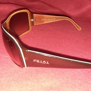 PRADA SUNGLASSES SPR09G Model